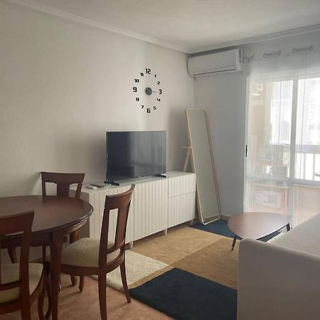 Cozy Apartment 5 Mins To Beach Torrevieja Exterior foto